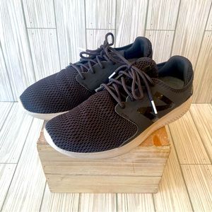 New Balance Coast V3 Running Show Black/Dark Gray sStyle: WCOASLBC Size 8